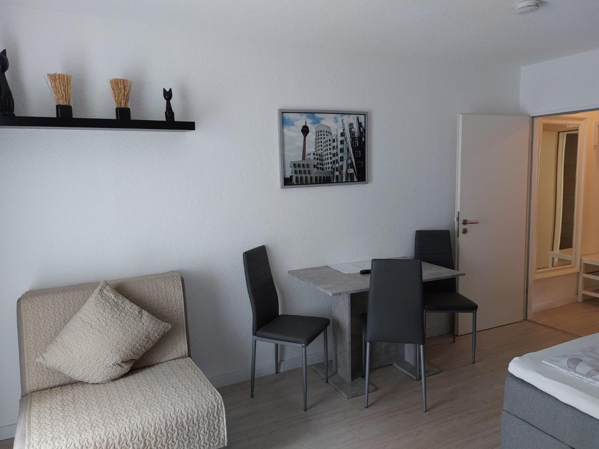 Apartments Jahnstrasse Dusseldorf Bilik gambar